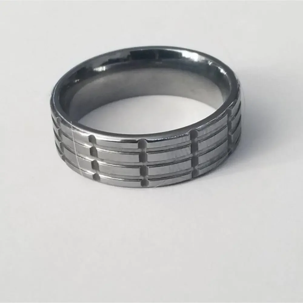 New tungsten‎ carbide ring size 13